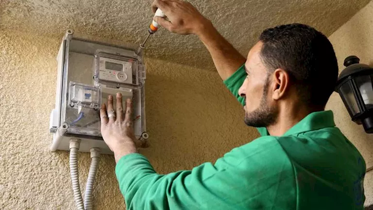 الشقق المغلقة.. 4 إجراءات تحافظ على عداد الكهرباء من السحب